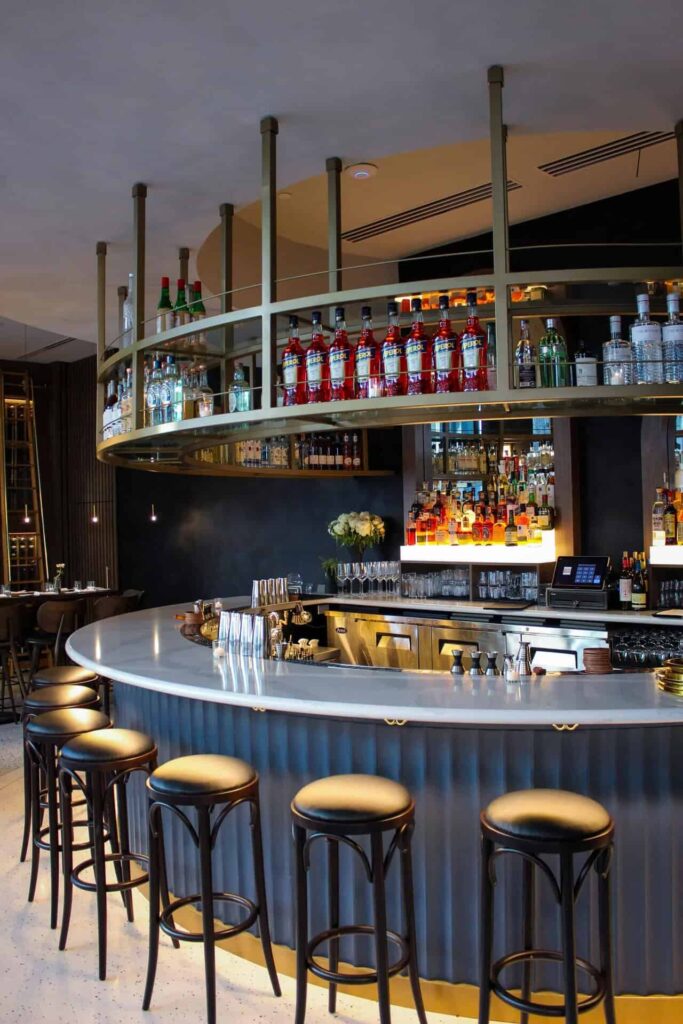 Brasserie Laurel bar with round countertop