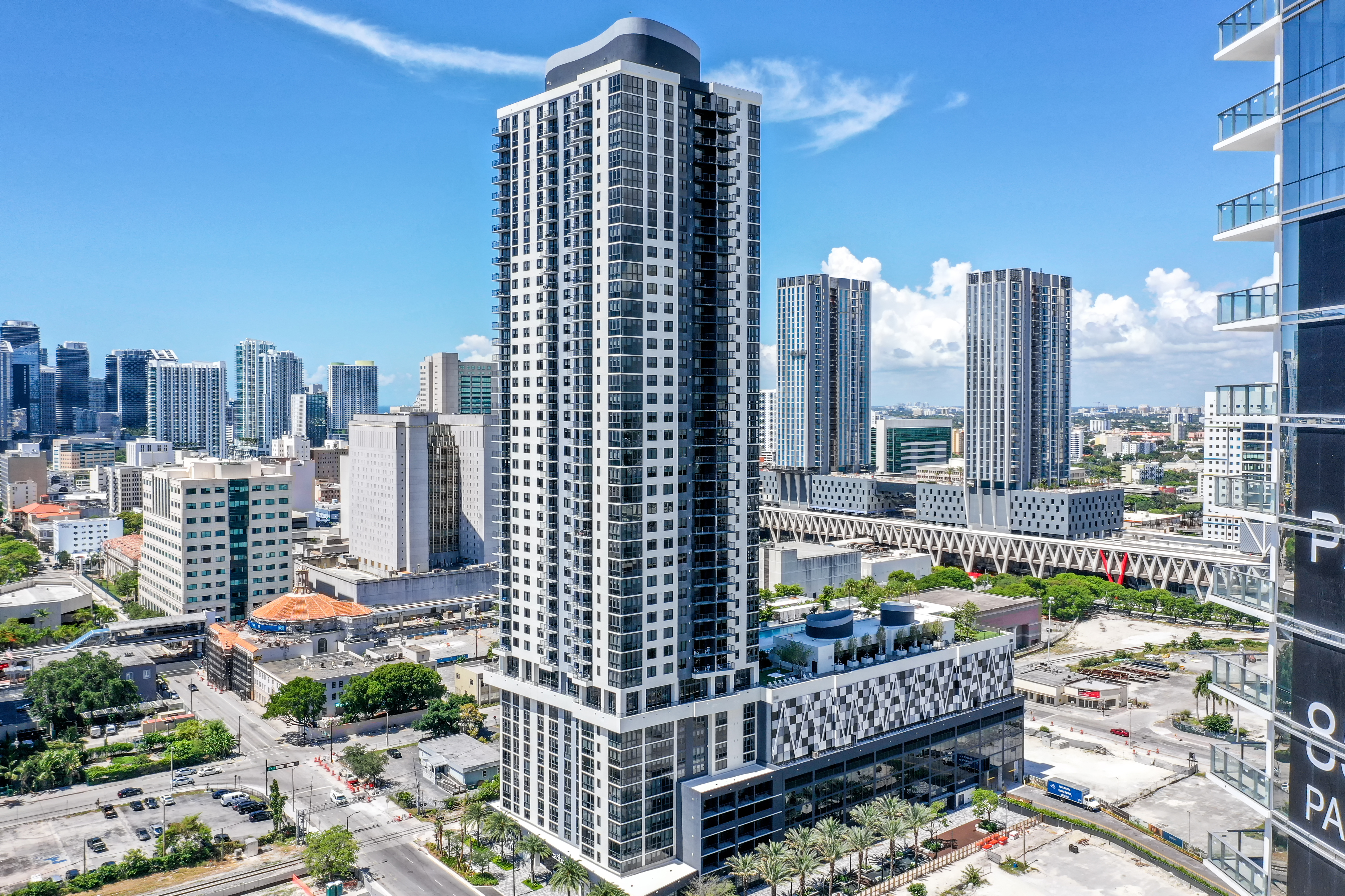 MIAMI, CAOBA - Miami WorldCenter, 135m, 442ft, 43 fl, 125m, 413ft, 38 fl, U/C