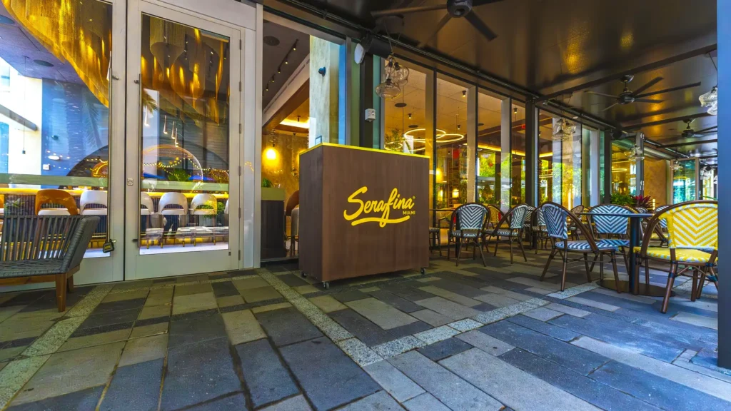 Serafina Miami Worldcenter entrance and covered outdoor seating