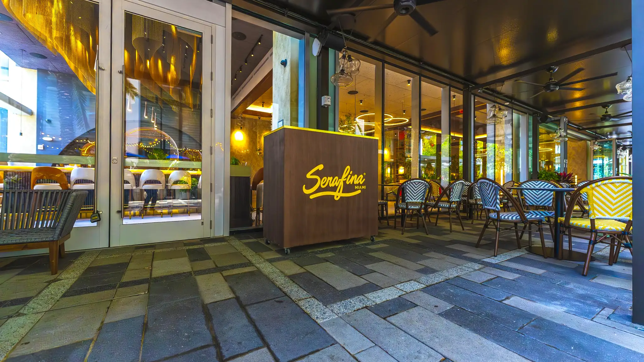 Serafina Miami Worldcenter entrance and covered outdoor seating