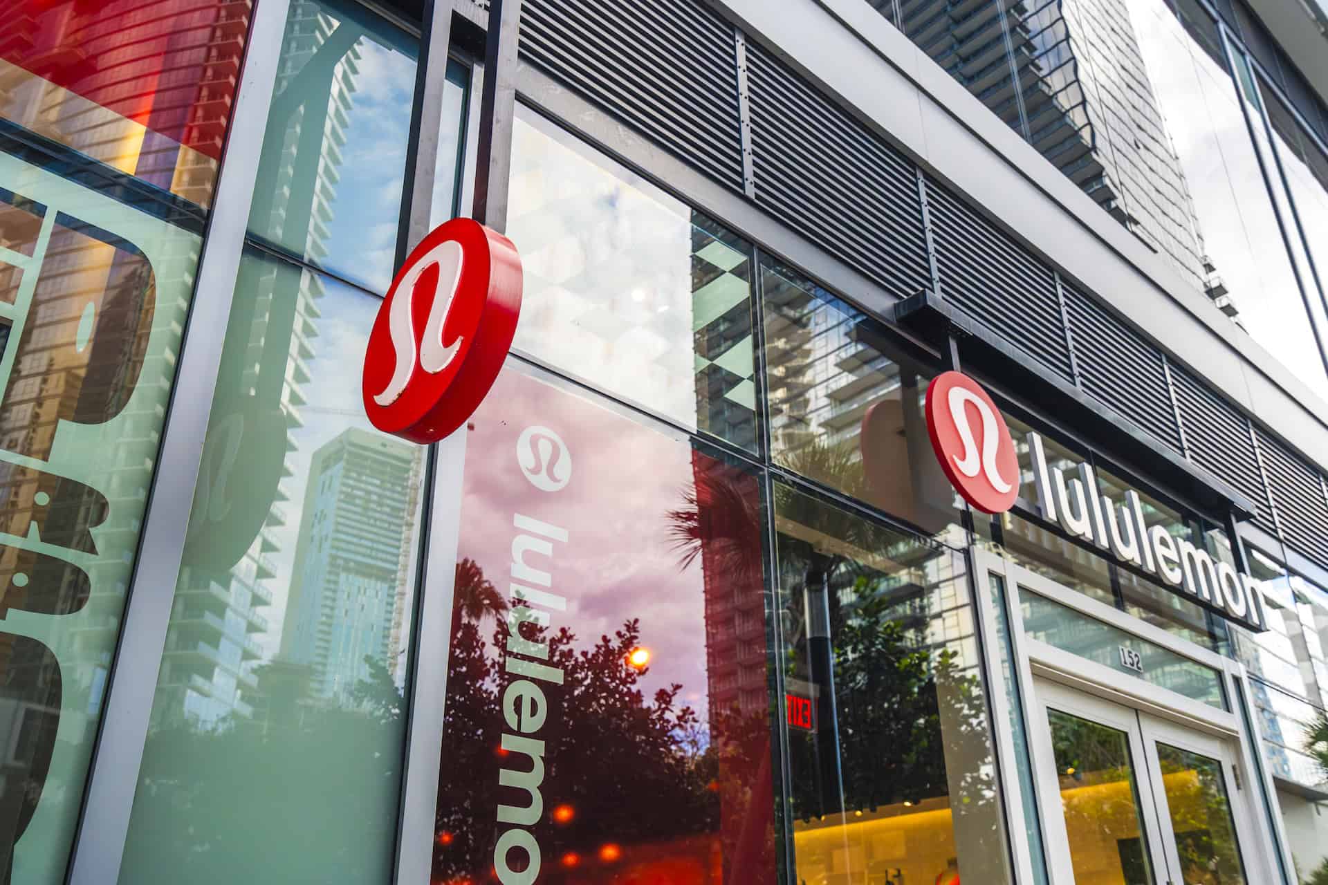 lululemon storefront and sign at Miami Worldcenter